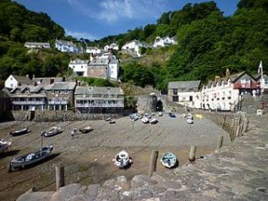 320px-Clovelly_-_Harbour02